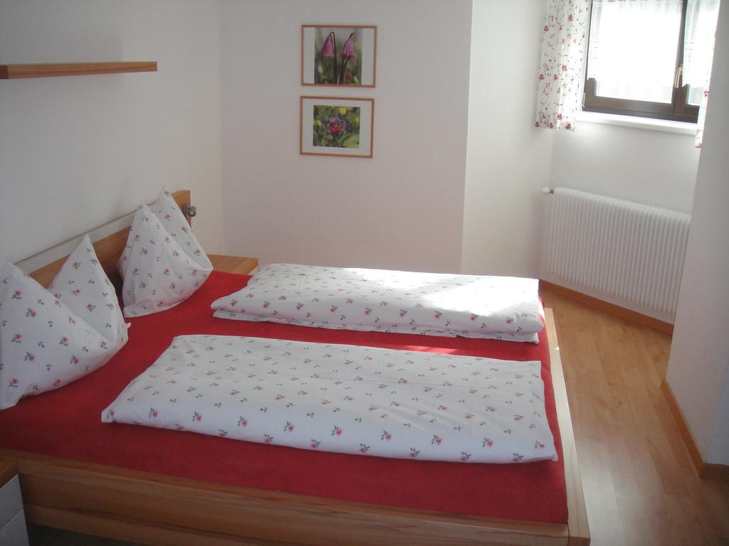 Ottohof - Feldblick Apartment Коле Изарко Стая снимка